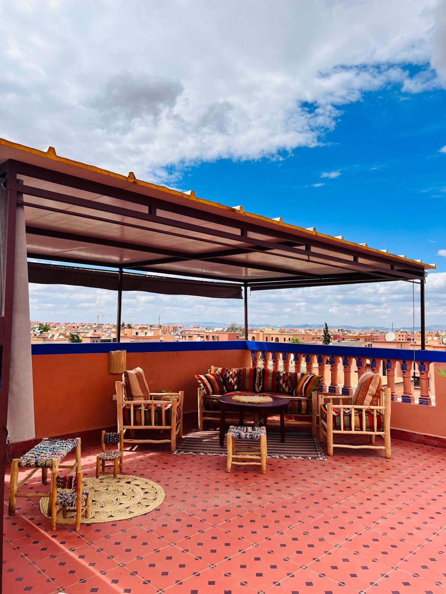 Apartment With Ac, Patio And Rooftop Appartement Climatise Avec Patio Et Toit Terrasse มาร์ราเกช ภายนอก รูปภาพ