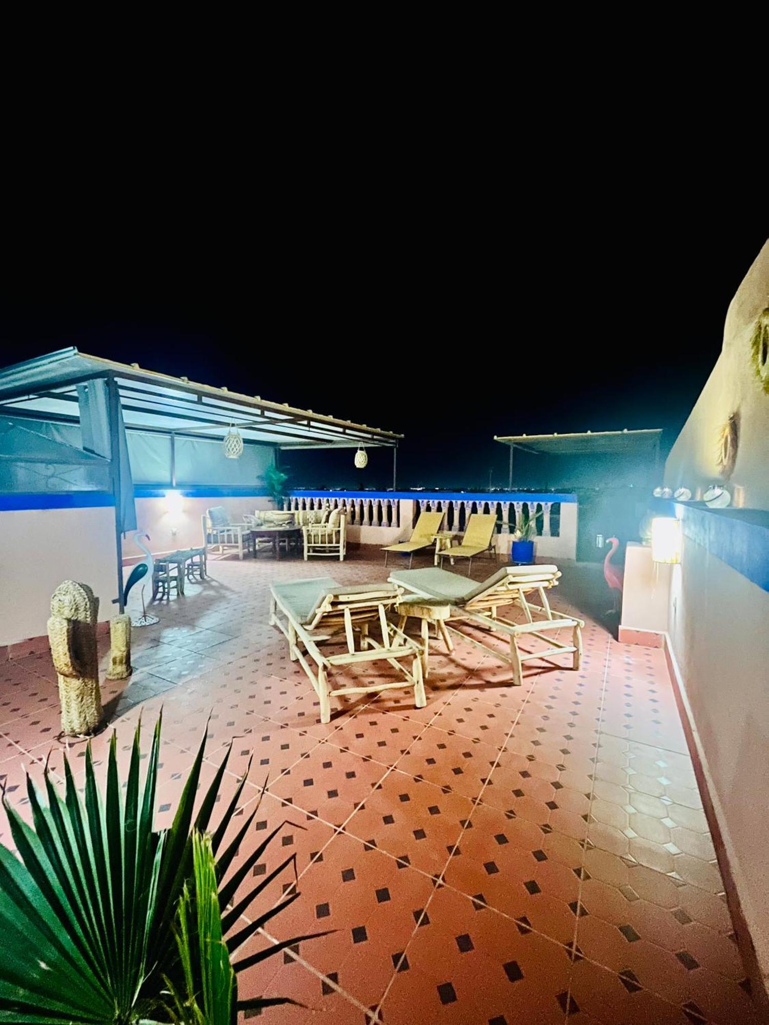 Apartment With Ac, Patio And Rooftop Appartement Climatise Avec Patio Et Toit Terrasse มาร์ราเกช ภายนอก รูปภาพ